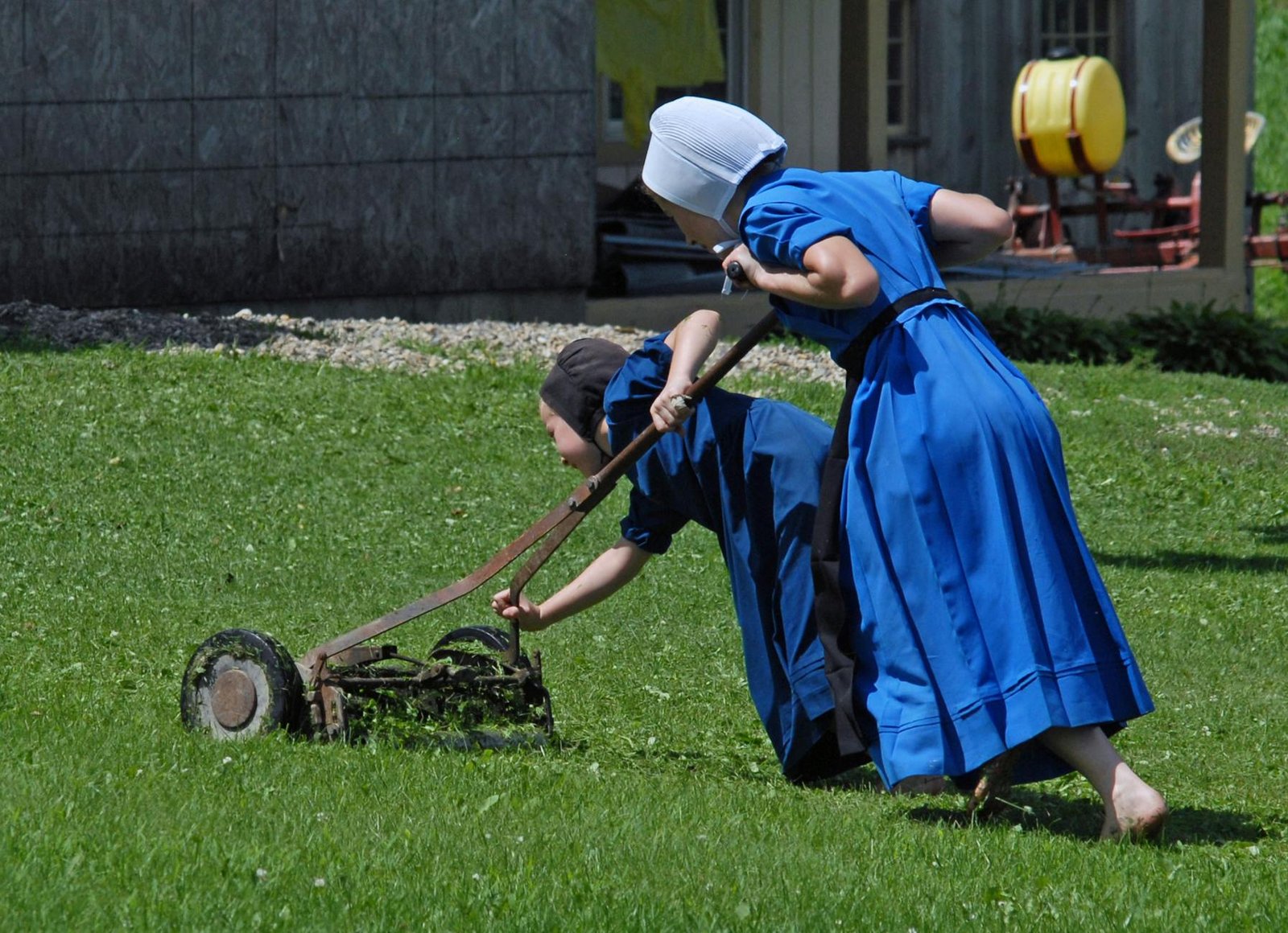 do amish pay taxes